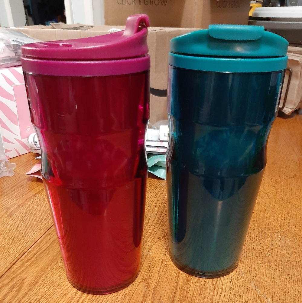 2 Travel Cups